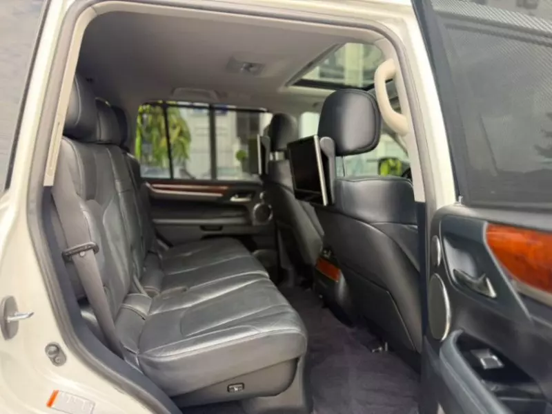 Lexus LX 570 - 2018