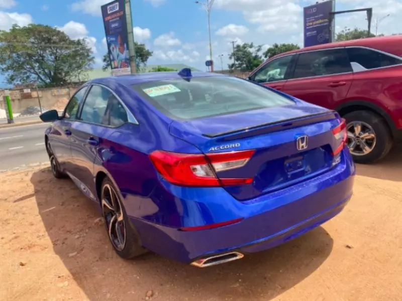 Honda Accord   - 2020