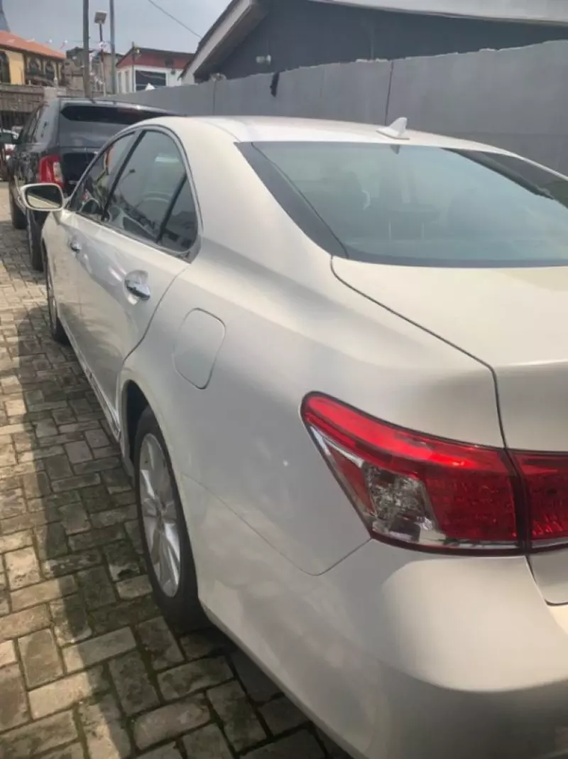 Lexus ES   - 2012