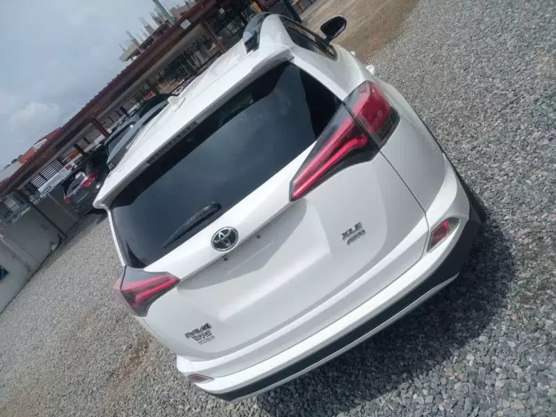 Toyota RAV 4   - 2018