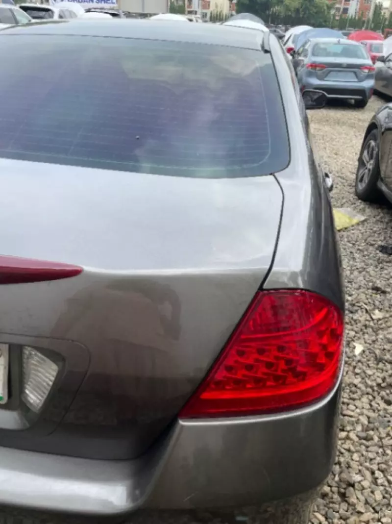 Honda Accord   - 2006