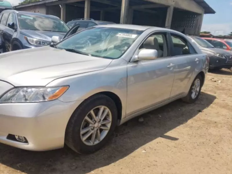 Toyota Camry   - 2014