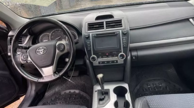 Toyota Camry   - 2014
