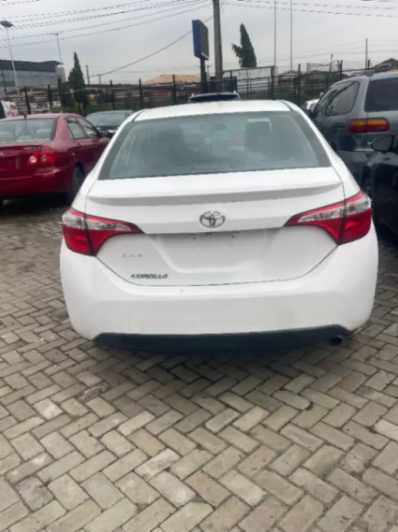 TOYOTA Corolla   - 2015