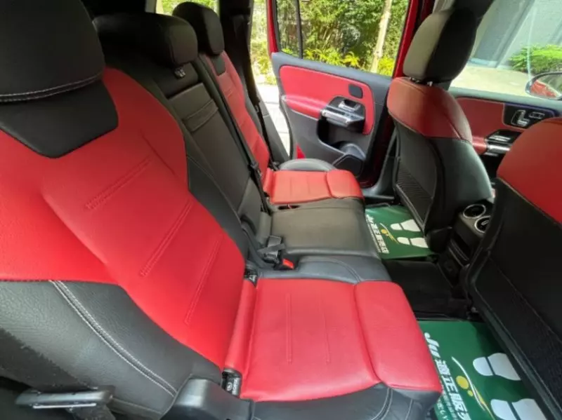 Mercedes-Benz GLB 250   - 2021