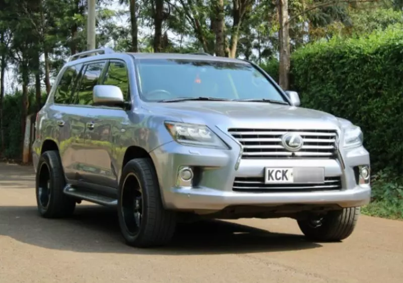 Lexus LX   - 2011