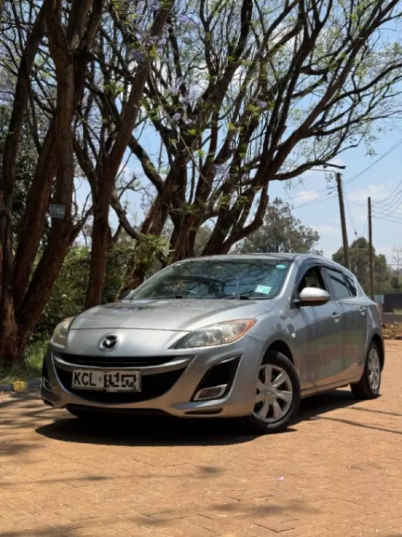 Mazda Axela    - 2010