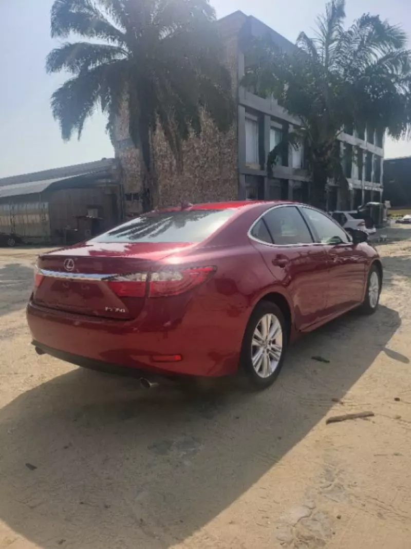 Lexus ES 350   - 2015