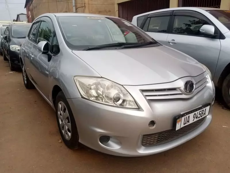 Toyota Auris   - 2010
