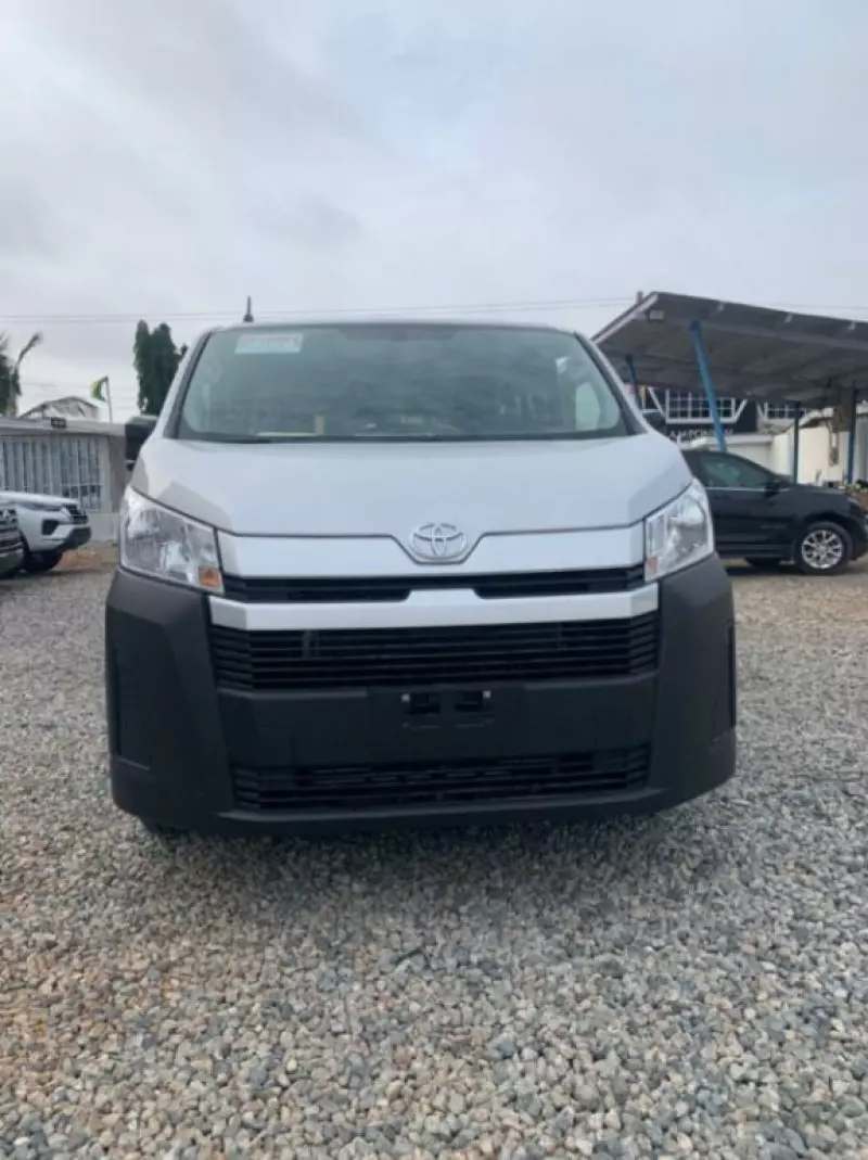 Toyota Hiace   - 2025