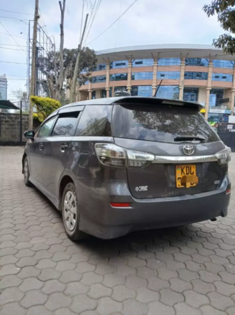 Toyota Wish   - 2016