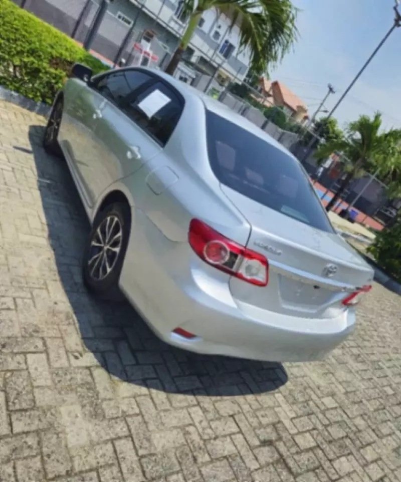 TOYOTA Corolla   - 2011