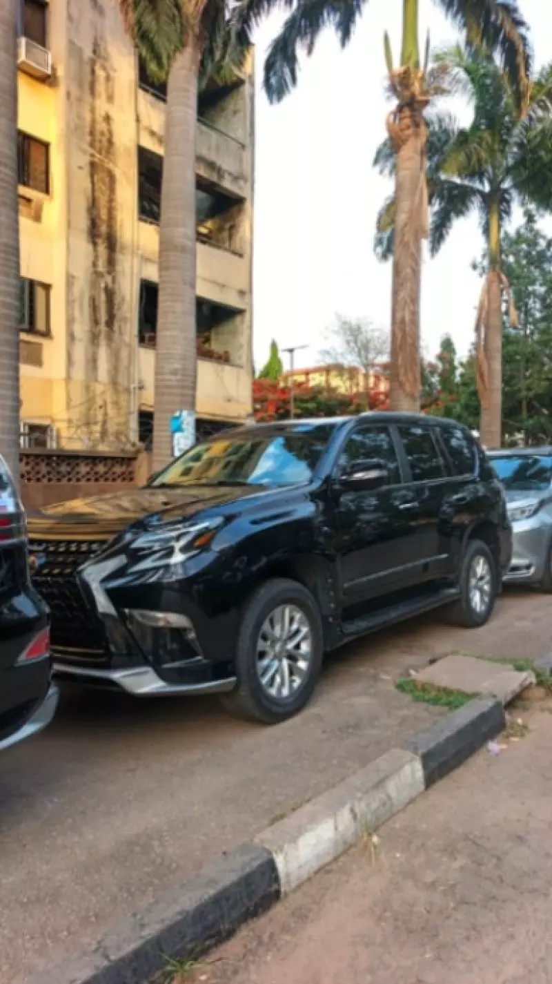 Lexus GX 460   - 2019