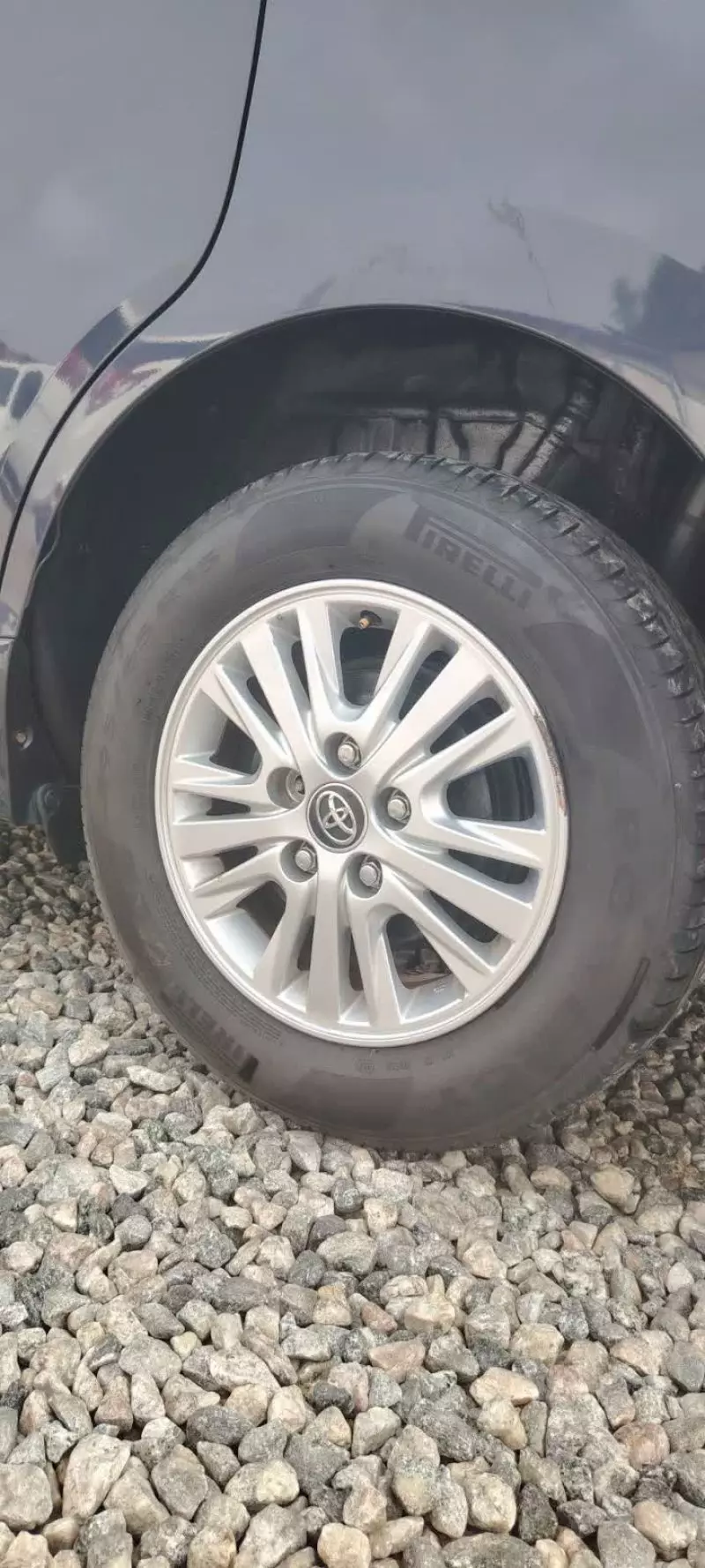 Toyota Voxy    - 2014
