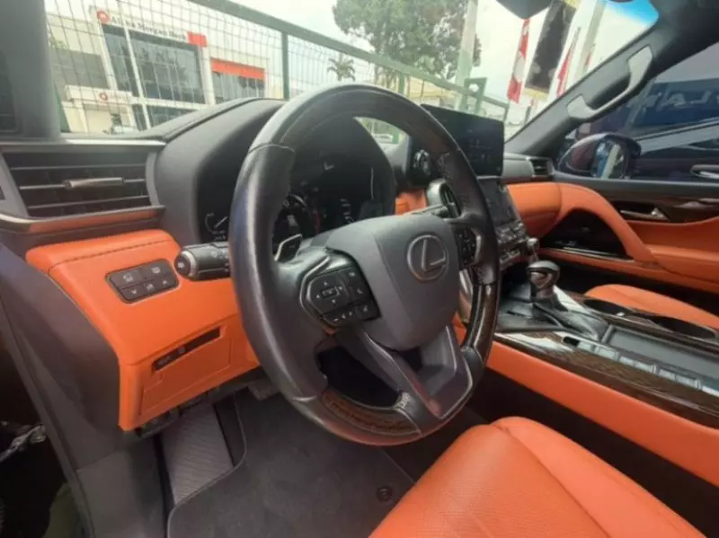 Lexus LX   - 2023