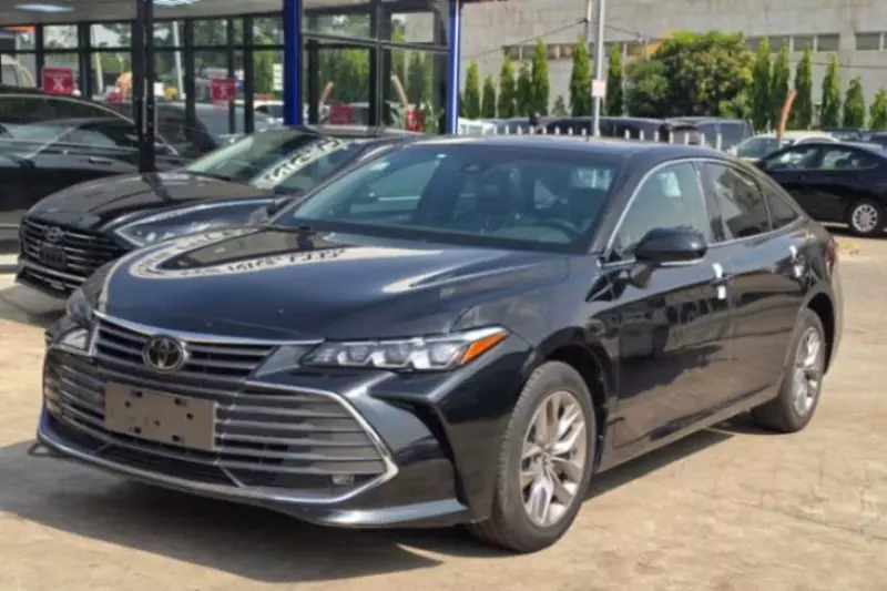Toyota Avalon   - 2022