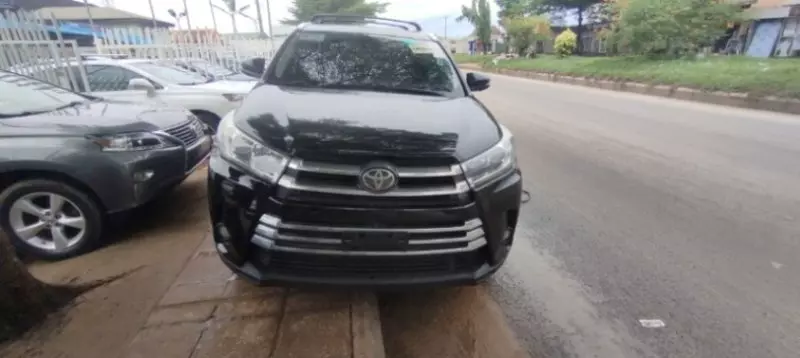 Toyota Highlander   - 2017