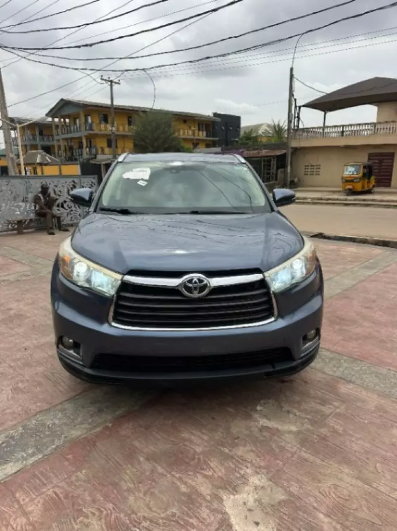 Toyota Highlander   - 2014