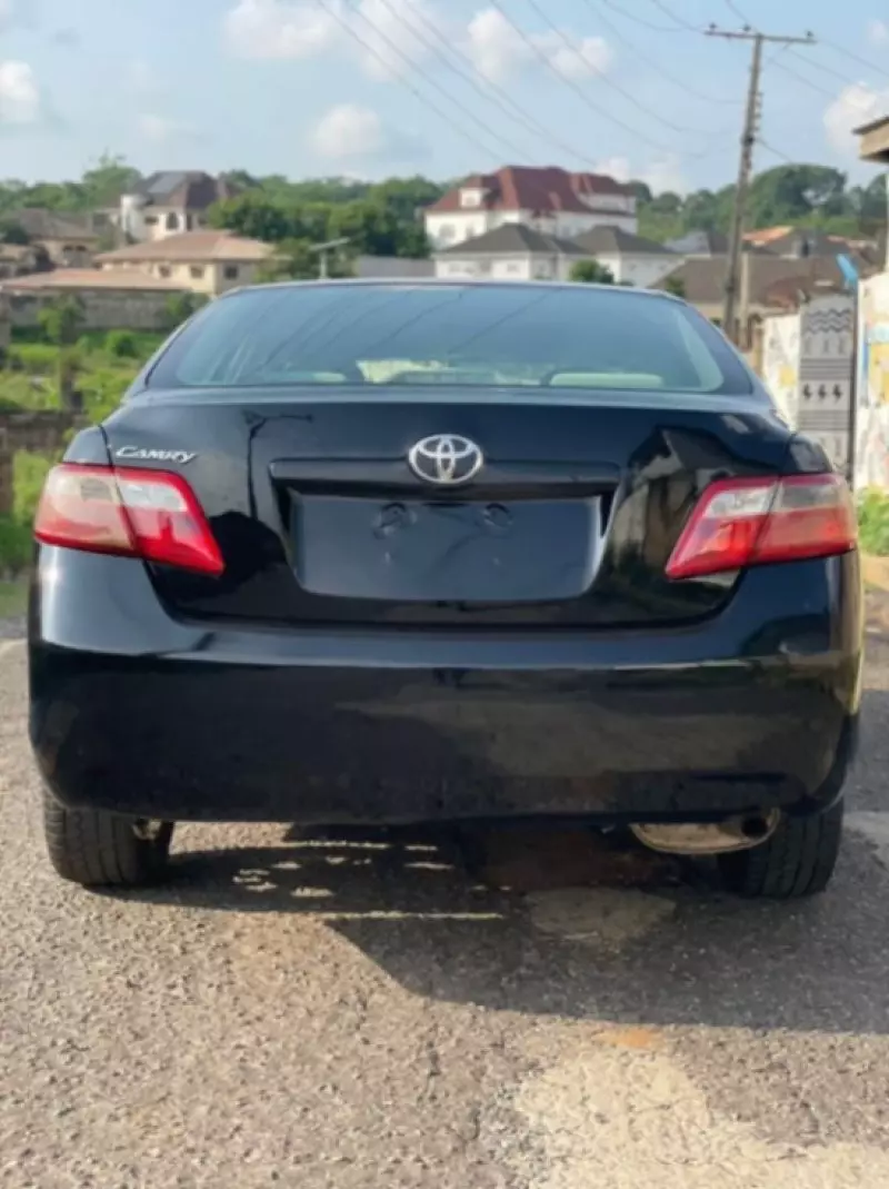 Toyota Camry - 2009
