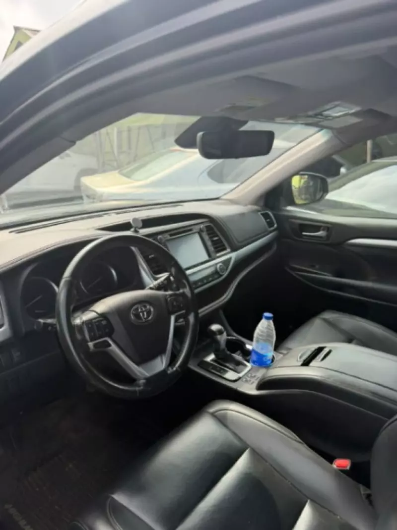 TOYOTA Highlander   - 2019