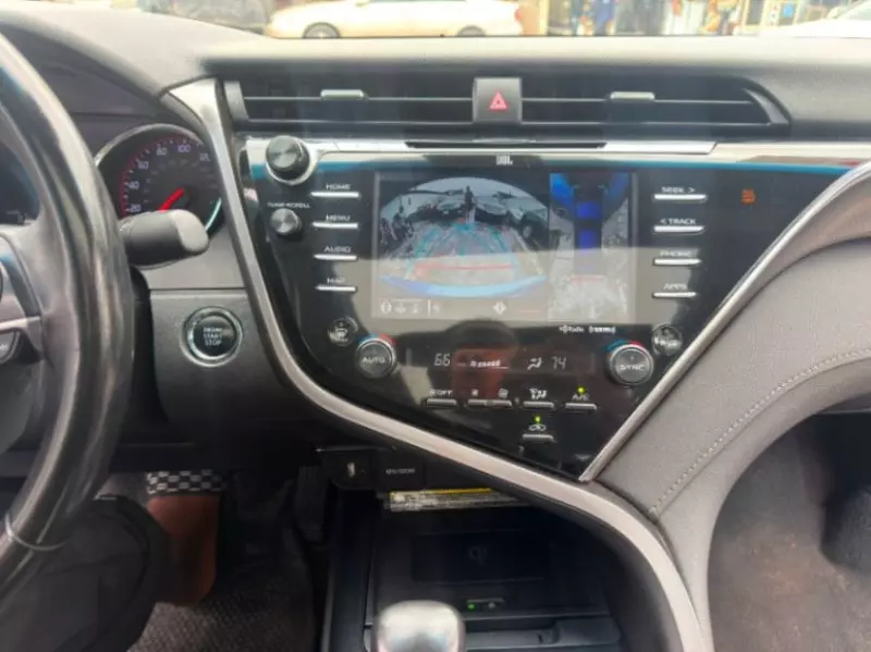 Toyota Camry   - 2018