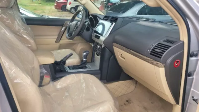 Toyota Land Cruiser Prado   - 2017