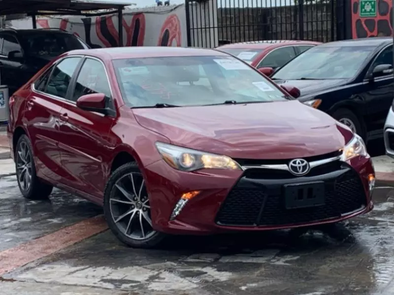 TOYOTA Camry - 2015