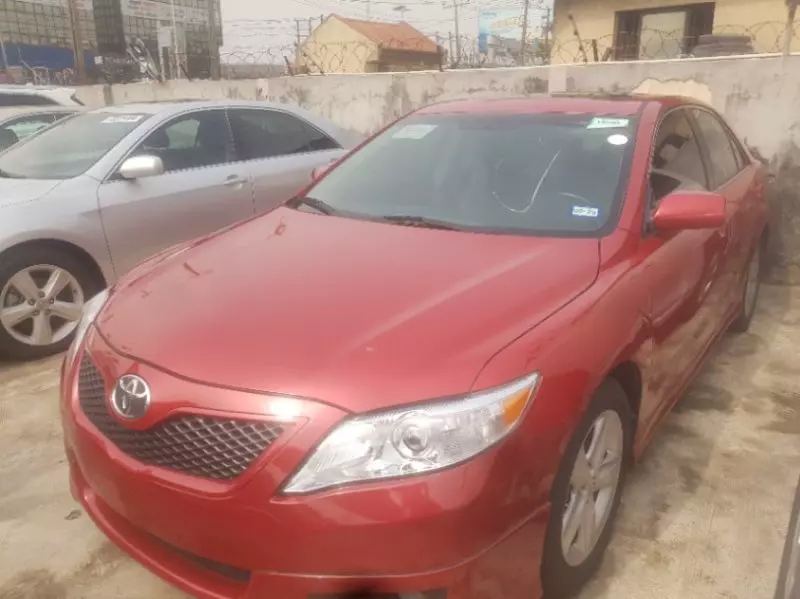 Toyota Camry - 2011