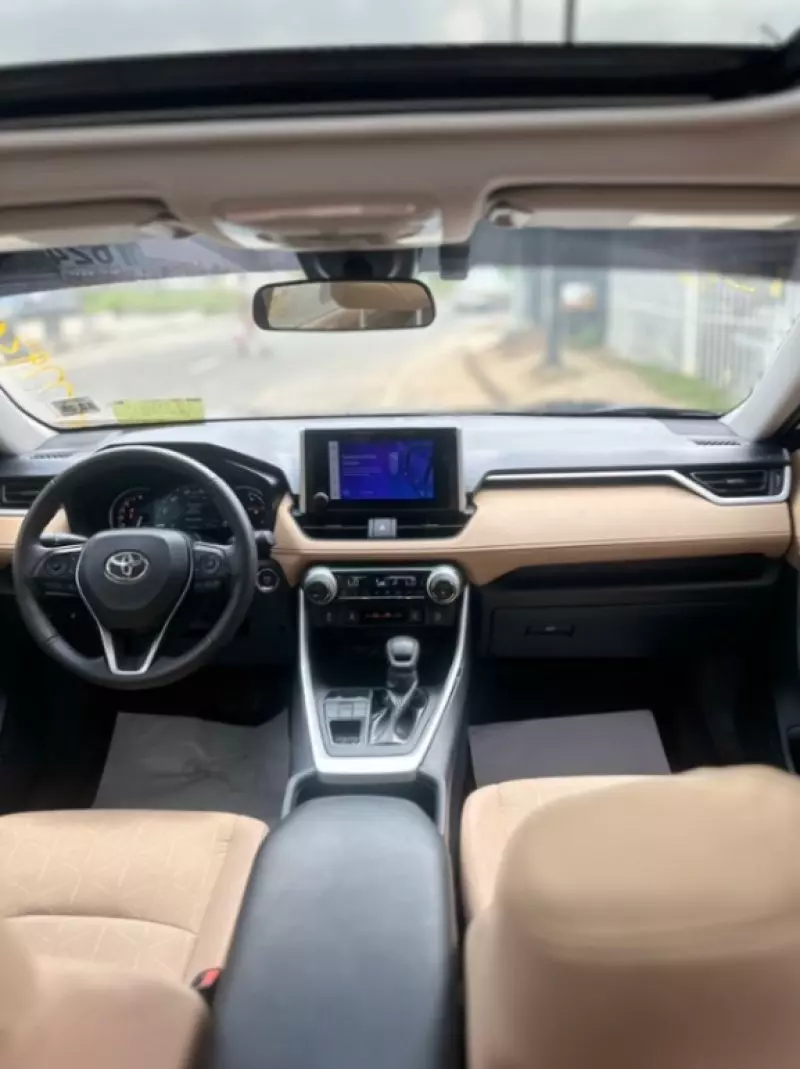 Toyota RAV 4   - 2024