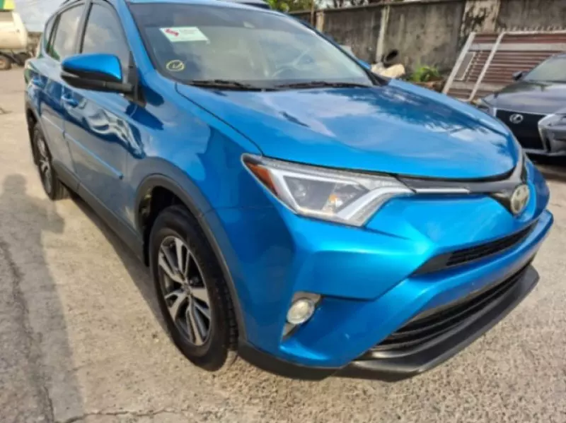 Toyota RAV4 - 2016