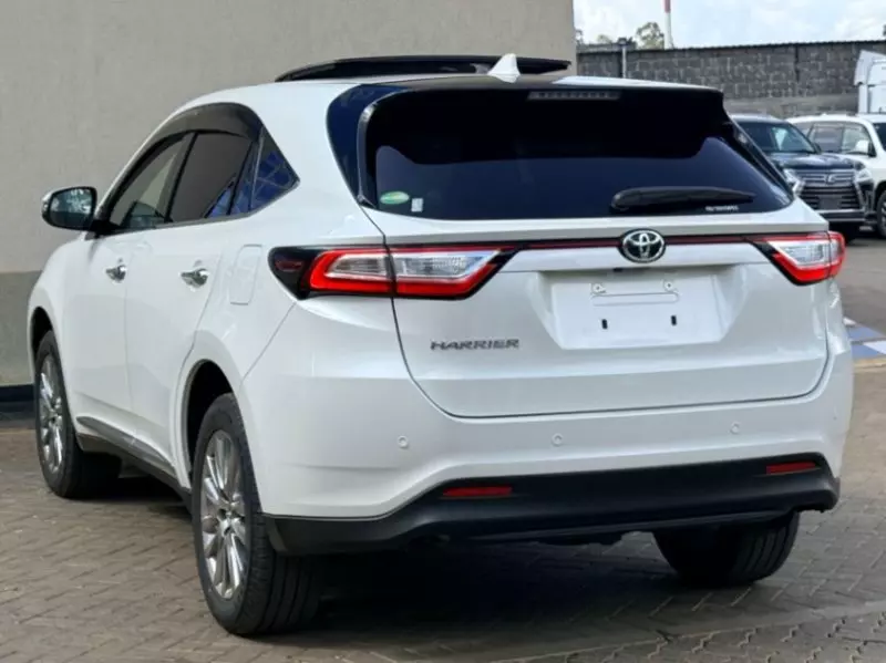 Toyota Harrier   - 2019