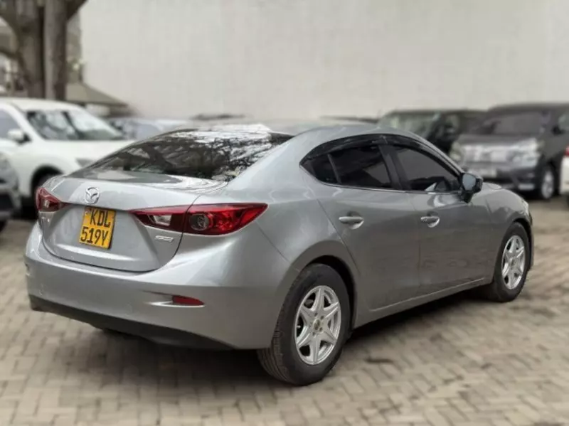 Mazda Axela    - 2015