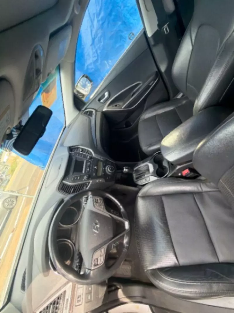 Hyundai Santa Fe   - 2015