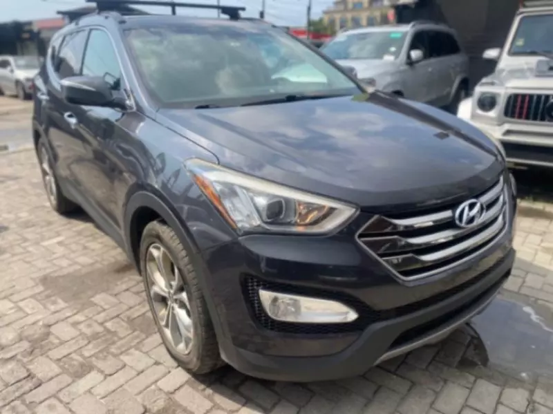 Hyundai Santa Fe   - 2015