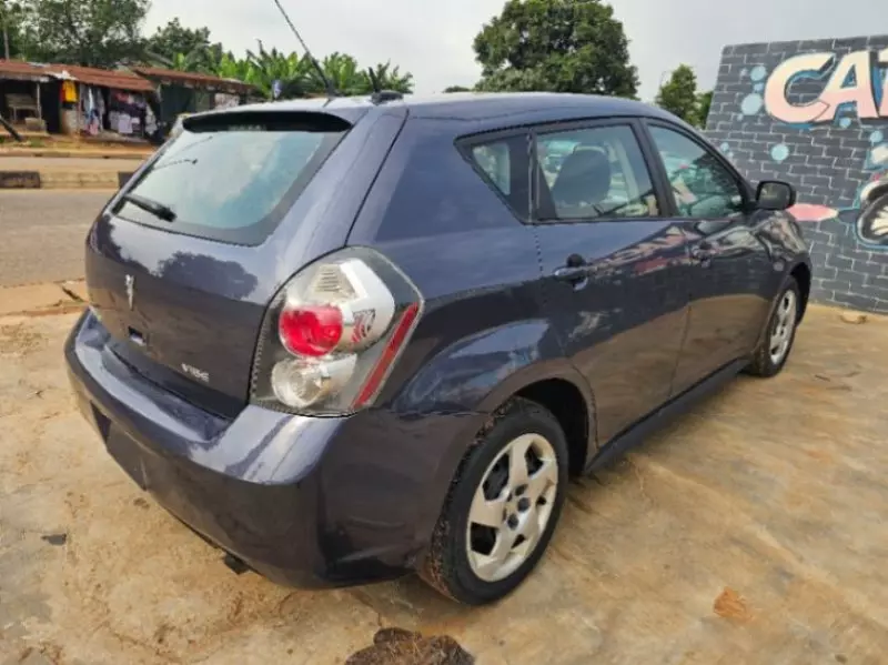 Pontiac Vibe   - 2009