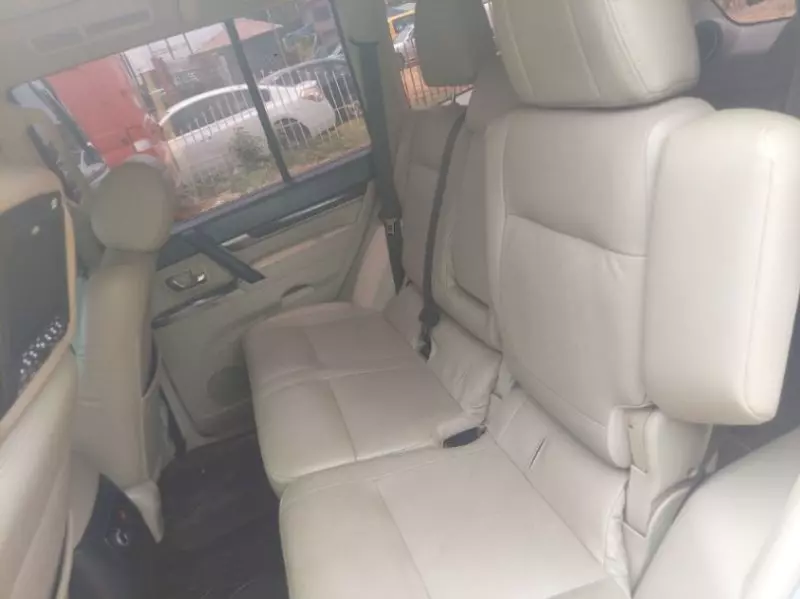 Mitsubishi Pajero   - 2016