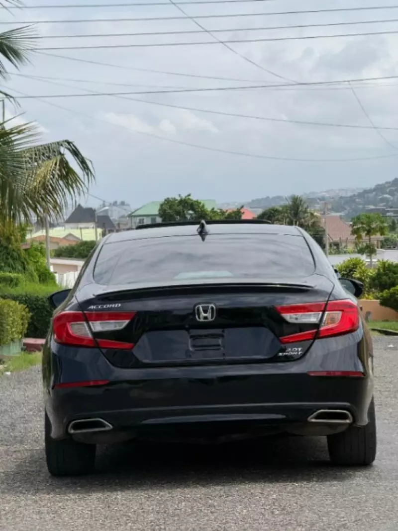 Honda Accord   - 2018