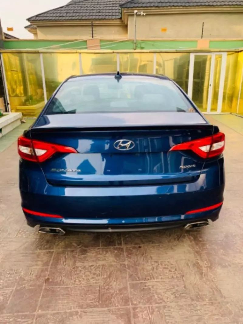 Hyundai Sonata   - 2015