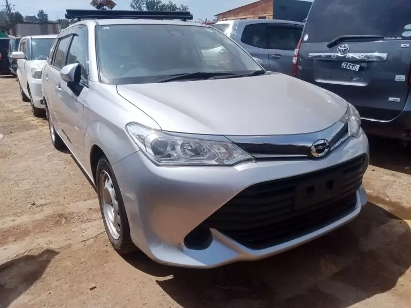 Toyota Fielder    - 2016