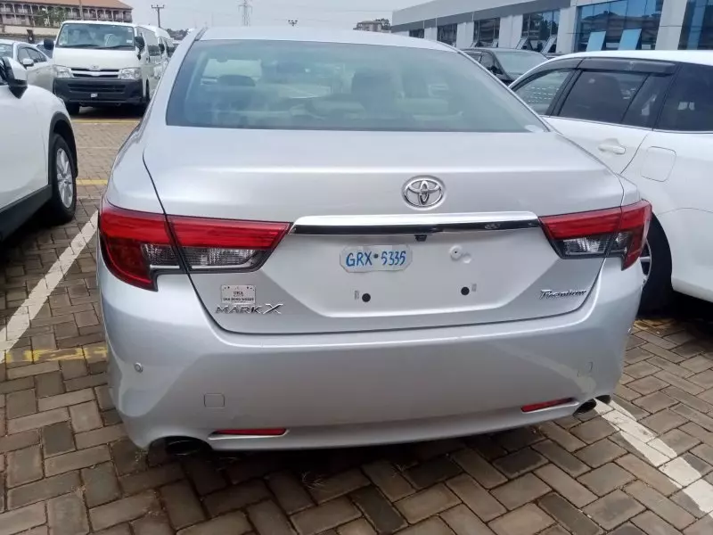 Toyota Mark X   - 2013