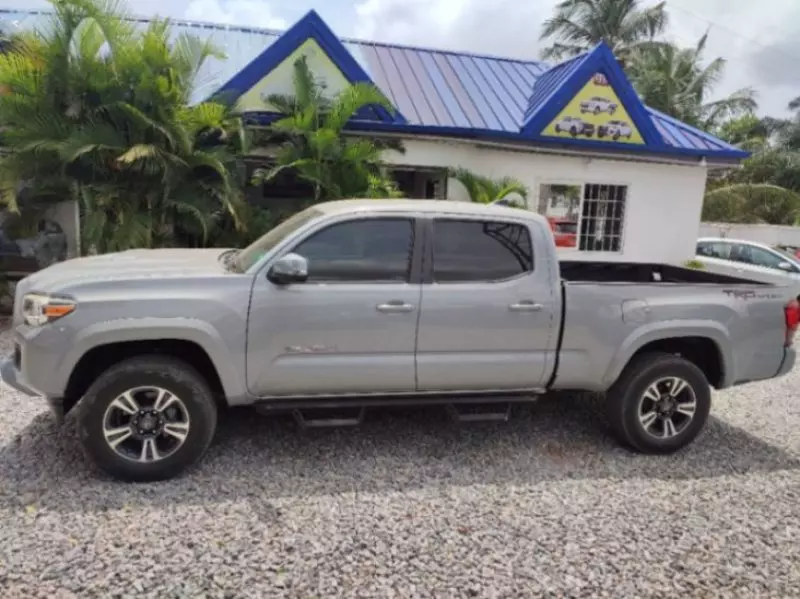 Toyota Tacoma   - 2019