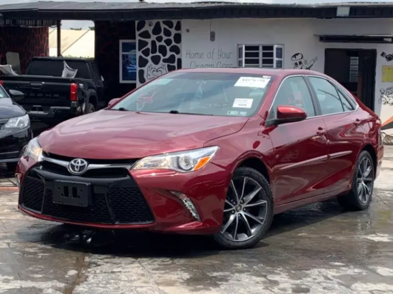 TOYOTA Camry - 2015