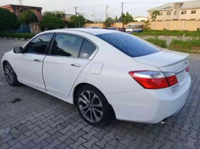 Honda Accord   - 2015