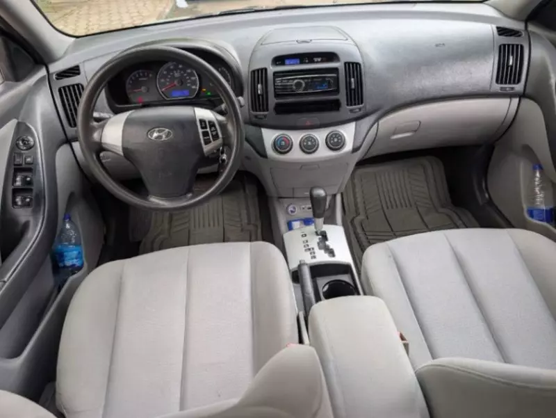 Hyundai Elantra - 2009