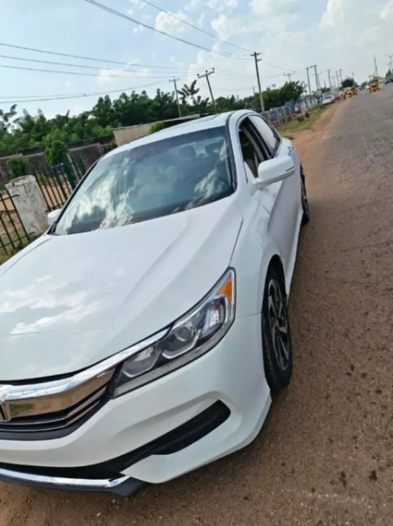 Honda Accord - 2017
