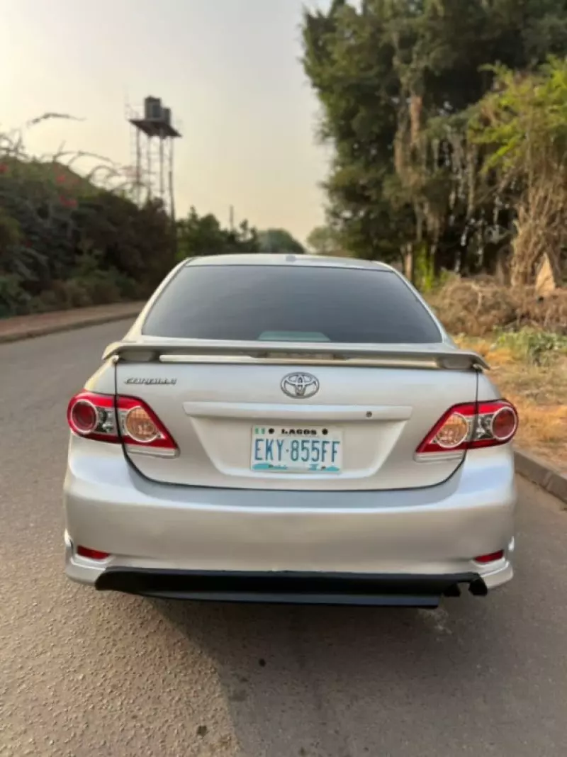 Toyota Corolla   - 2010