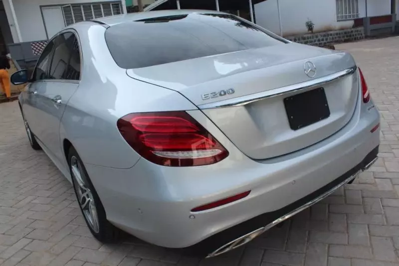 Mercedes-Benz E200   - 2016