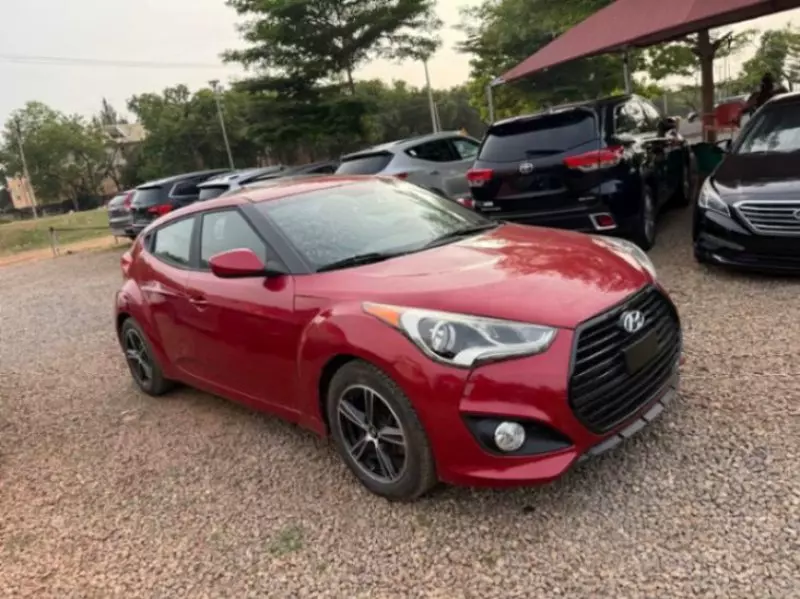 Hyundai Veloster   - 2016