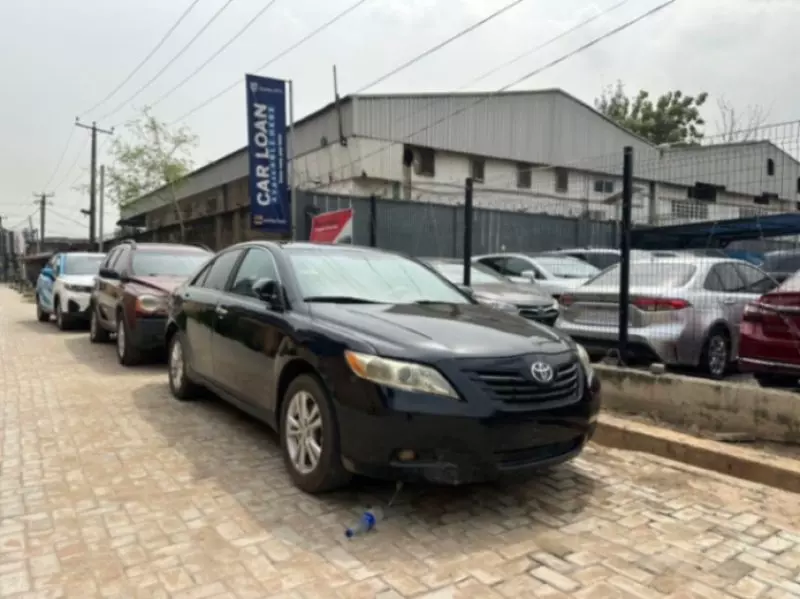 Toyota Camry   - 2009
