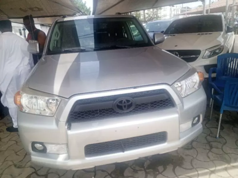 Toyota 4Runner   - 2012